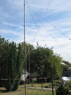 EmComm Center with Portable 13El.HF-Log-Periodic-Antenna