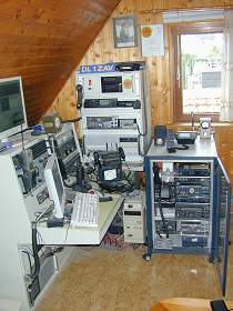 HF/VHF/UHF-Pactor-Packet-WX_APRS Station